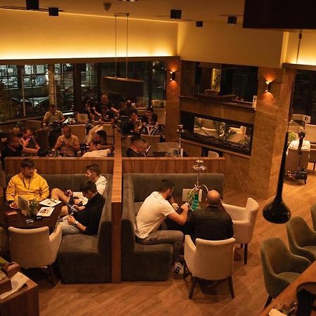 Griffon Bar Food Apartments สตรูกา ภายนอก รูปภาพ
