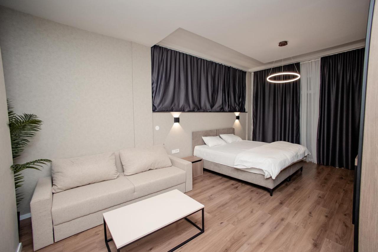 Griffon Bar Food Apartments สตรูกา ภายนอก รูปภาพ