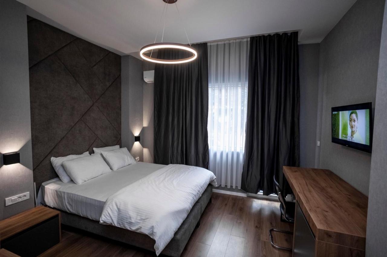 Griffon Bar Food Apartments สตรูกา ภายนอก รูปภาพ